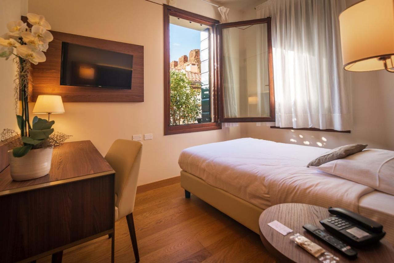 Hotel Alla Torre Кастельфранко-Венето Экстерьер фото