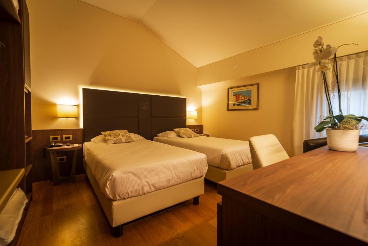 Hotel Alla Torre Кастельфранко-Венето Экстерьер фото